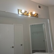 490 N Pin Oak Pl in Longwood, FL - Foto de edificio - Building Photo