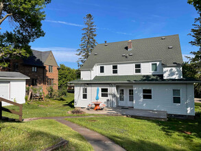2417 E 3rd St in Duluth, MN - Building Photo - Building Photo