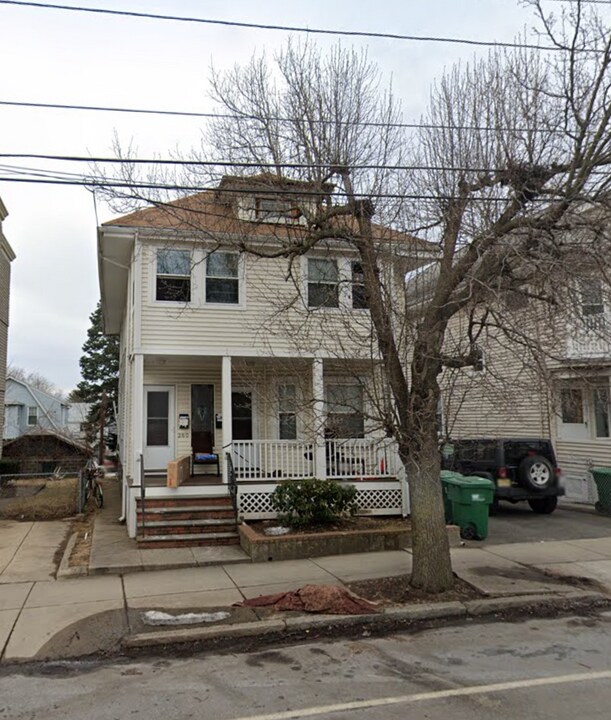240 Boston Ave in Medford, MA - Building Photo