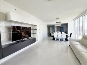 600 NE 27th St in Miami, FL - Building Photo - Building Photo