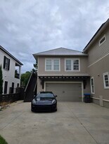 413 Geneva Ave, Unit Carraige House Apartment in Panama City Beach, FL - Building Photo