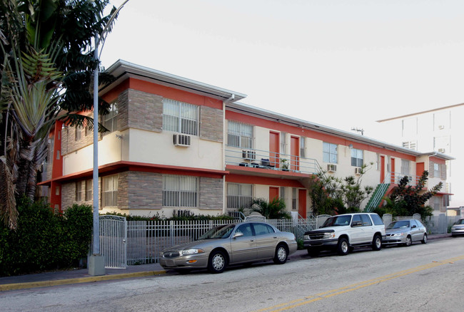 844 Euclid Ave in Miami Beach, FL - Foto de edificio - Building Photo