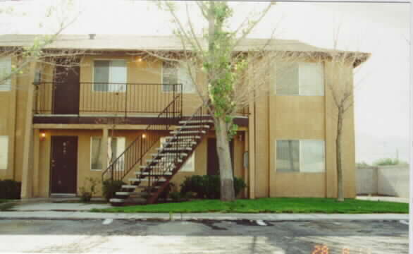 4899 E Owens Ave in Las Vegas, NV - Foto de edificio