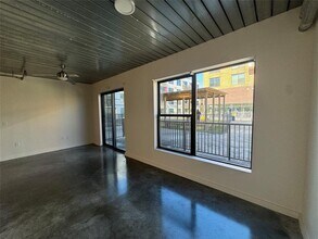 3550 Main St in Houston, TX - Building Photo - Building Photo