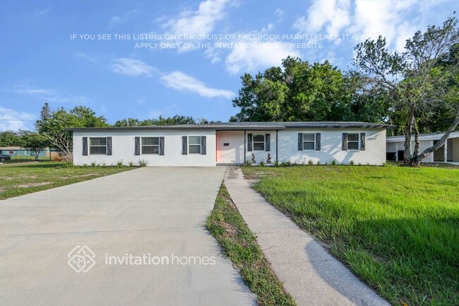 4000 Marlin Dr SE in St. Petersburg, FL - Building Photo - Building Photo