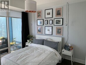 8 The Esplanade in Toronto, ON - Building Photo - Building Photo