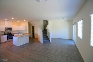4755 Zodiac Sky Ave in North Las Vegas, NV - Building Photo - Building Photo