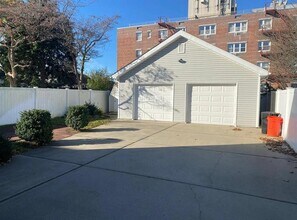 18 Temple St in Williston Park, NY - Building Photo - Building Photo