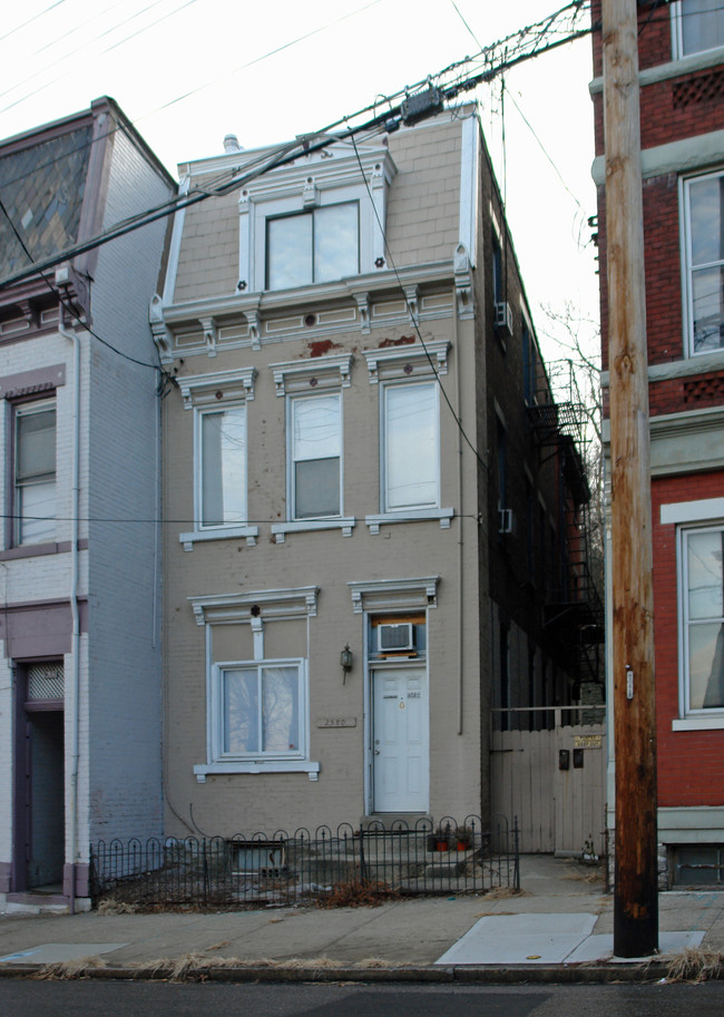 2580 W McMicken Ave in Cincinnati, OH - Building Photo - Building Photo