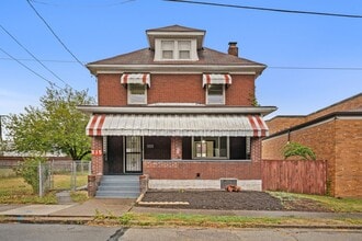 515 3rd St in Clairton, PA - Building Photo - Building Photo