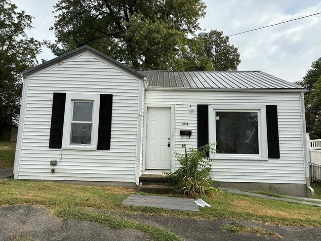 property at 513 W Cherry St
