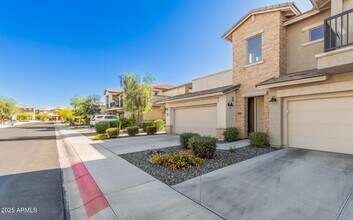5100 E Rancho Paloma Dr, Unit 2070 in Cave Creek, AZ - Building Photo - Building Photo