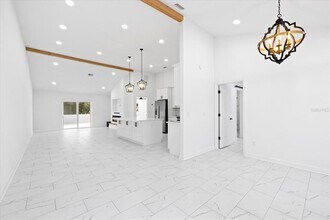 3229 Laurel Dale Dr in Tampa, FL - Building Photo - Building Photo