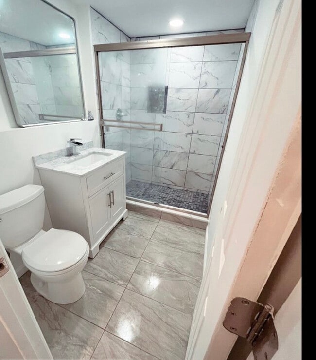 170 E 19th St in Paterson, NJ - Building Photo - Building Photo