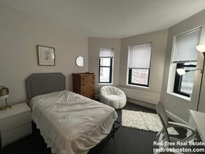 822 Beacon St, Unit 5D in Boston, MA - Building Photo - Building Photo