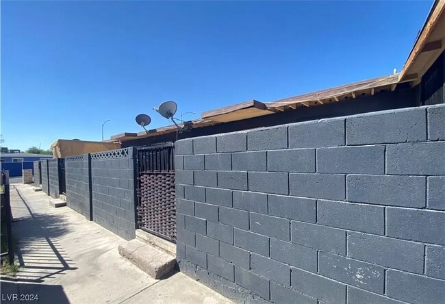 1901 Stewart Ave, Unit D in Las Vegas, NV - Building Photo - Building Photo
