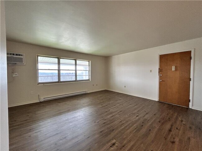 403 Colonial Dr in Steubenville, OH - Building Photo - Building Photo