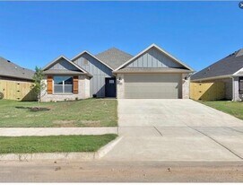 220 Palm St in Centerton, AR - Building Photo