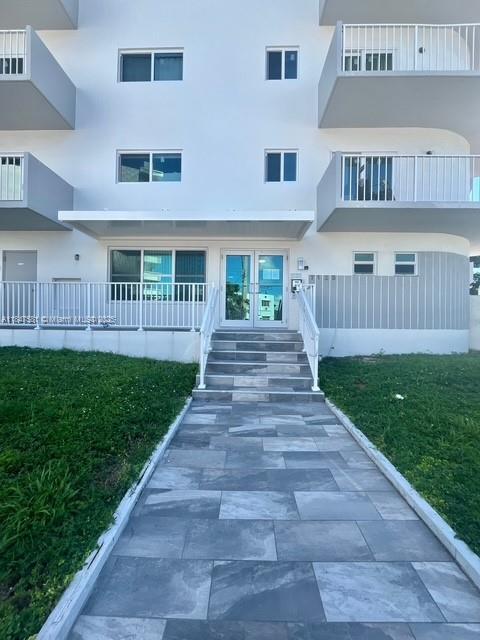 7125 Bonita Dr in Miami Beach, FL - Building Photo