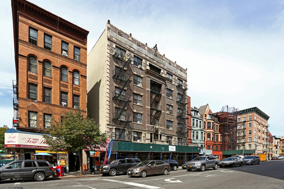 707 Saint Nicholas Ave in New York, NY - Building Photo