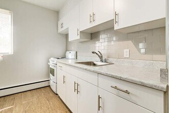 Alexandria Apartments in Edmonton, AB - Building Photo - Building Photo