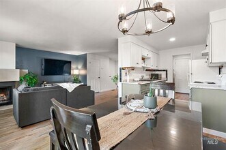 529 S Beach St in Boise, ID - Building Photo - Building Photo