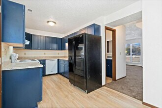 906 Hersinger Pl in Loveland, CO - Building Photo - Building Photo