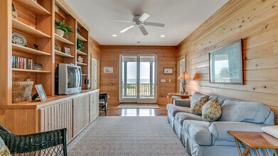 630 Parker Dr in Pawleys Island, SC - Building Photo - Building Photo