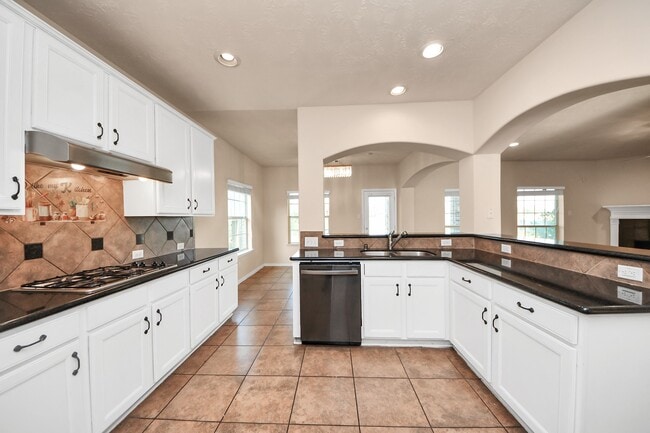 14311 Lakepointe Bend Ln