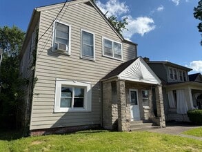 226 E Maple St in Jeffersonville, IN - Building Photo - Building Photo