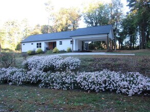 134 Garden Terrace in Dallas, NC - Building Photo - Building Photo