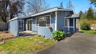 270 Rainier Blvd N in Issaquah, WA - Building Photo