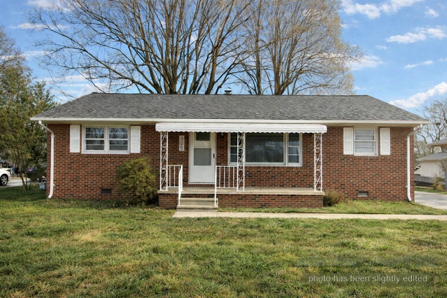 305 N Sellars Mill Rd