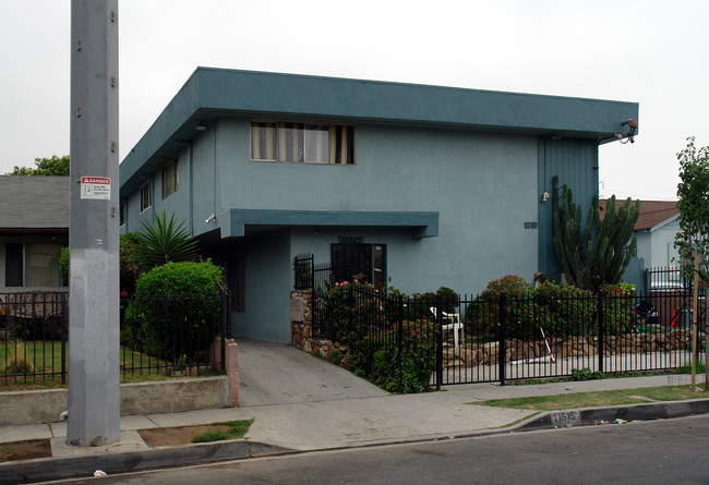 11515 Eucalyptus Ave in Hawthorne, CA - Building Photo - Building Photo