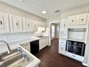 13320 Fall Manor Dr in Dallas, TX - Building Photo - Building Photo