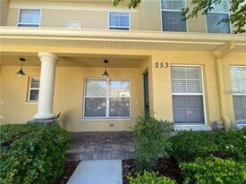 253 Castlekeeper Pl in Valrico, FL - Building Photo