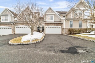 13 Paulding Terrace in Danbury, CT - Building Photo