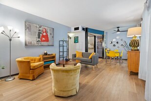 5041 Cedar Springs Rd, Unit 112 in Dallas, TX - Building Photo