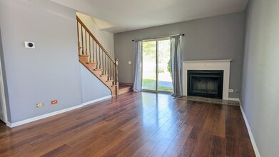 511 Nicole Dr in Bartlett, IL - Building Photo - Building Photo