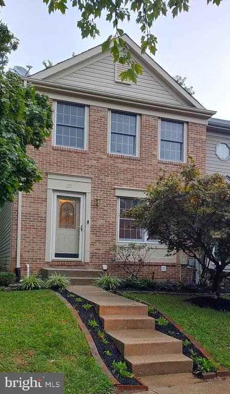 property at 20 Merino Ct
