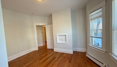 88 Hampshire St in Cambridge, MA - Building Photo - Building Photo