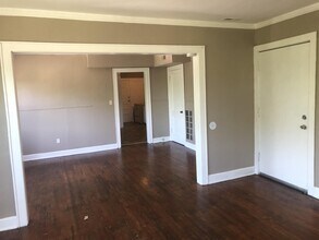 3223 E 8th St-Unit -1E in Kansas City, MO - Building Photo - Building Photo