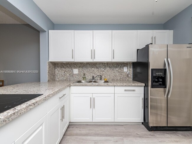 property at 2200 Park Ln