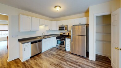 102 Katerina Dr in Monaca, PA - Building Photo - Building Photo