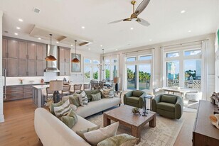 21814 Front Beach Rd in Panama City Beach, FL - Building Photo