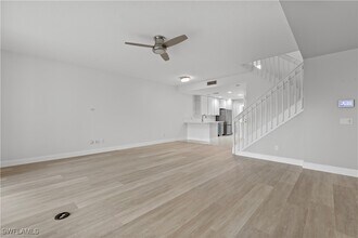 5782 Cove Cir in Naples, FL - Building Photo - Building Photo