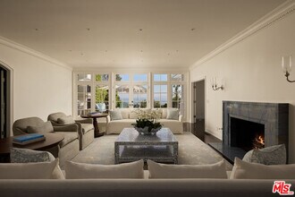 541 Paseo Miramar in Los Angeles, CA - Building Photo - Building Photo