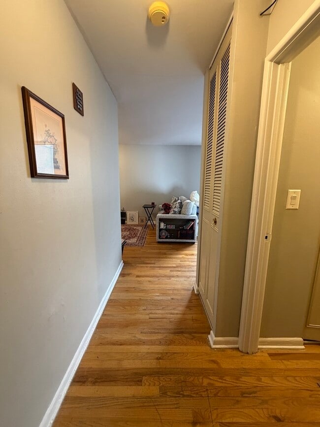 541 W Oakdale Ave in Chicago, IL - Building Photo - Building Photo