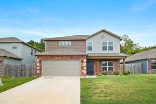 2287 S Ouachita Dr in Fayetteville, AR - Building Photo