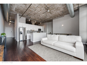 1550 S Blue Island Ave, Unit 1125 in Chicago, IL - Building Photo - Building Photo